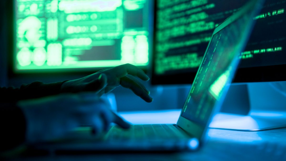 Hackers Usam IA da SpaceX em Ataques Cibernéticos a Empresas: Alerta para o Setor