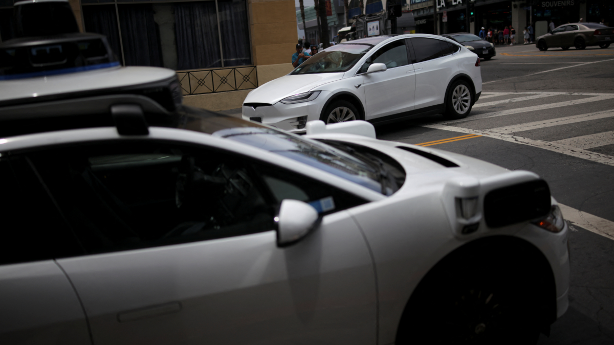 Tesla Enfrenta Críticas por Dados de Segurança Enganosos