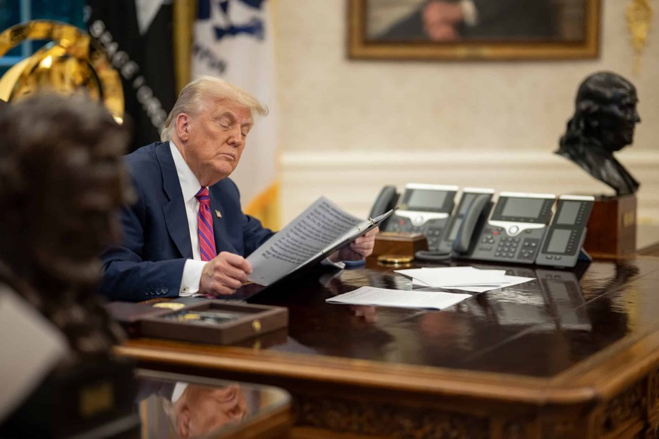 Trump Investe em Gigantes de Tecnologia antes de Recuar em Tarifas
